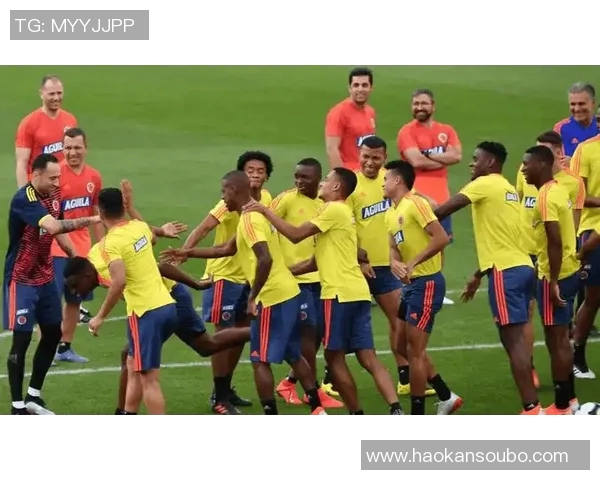 足球明星在绿茵场上舞动身姿展现激情与魅力的精彩瞬间 足球明星在绿茵场上舞动身姿展现激情与魅力的精彩瞬间